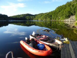 Schlauchboot mit Motor: Voraussetzungen, Motortypen und rechtliche Grundlagen